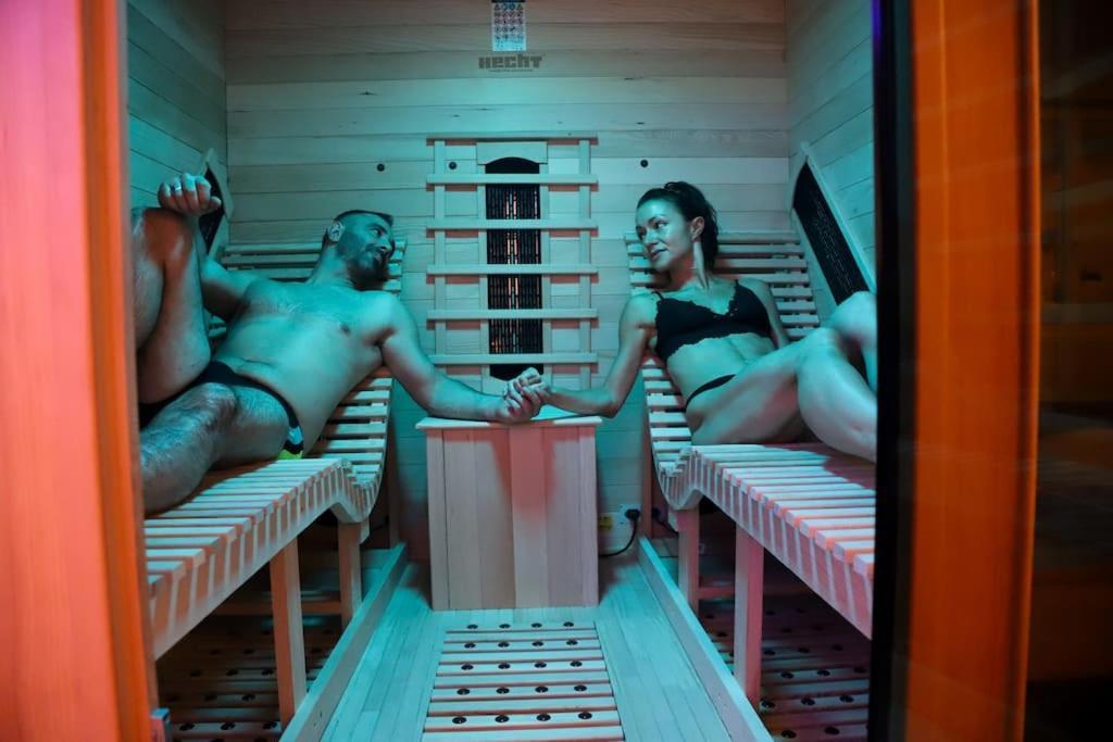 Love Room Unique - Sauna / Jacuzzi Charleville-Mezieres Luaran gambar