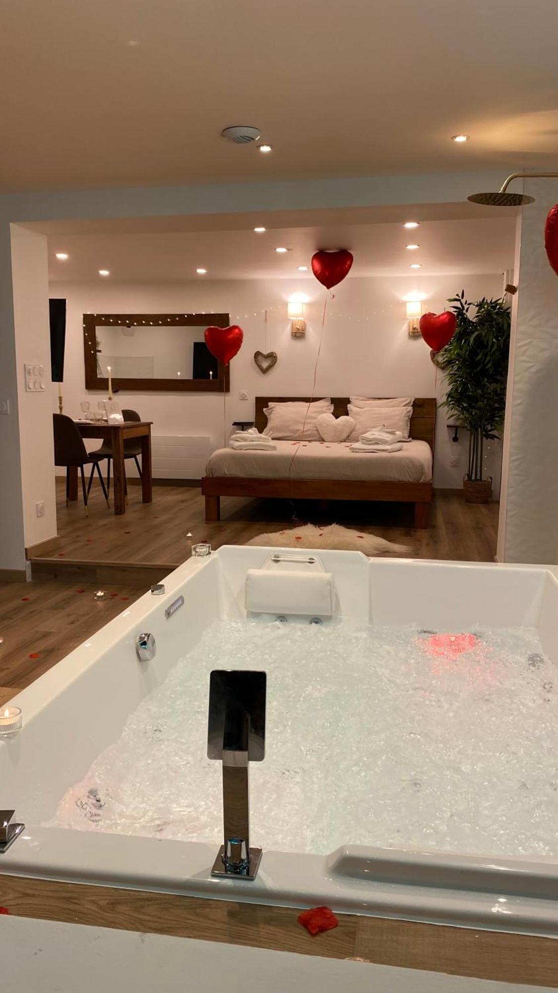 Love Room Unique - Sauna / Jacuzzi Charleville-Mezieres Luaran gambar