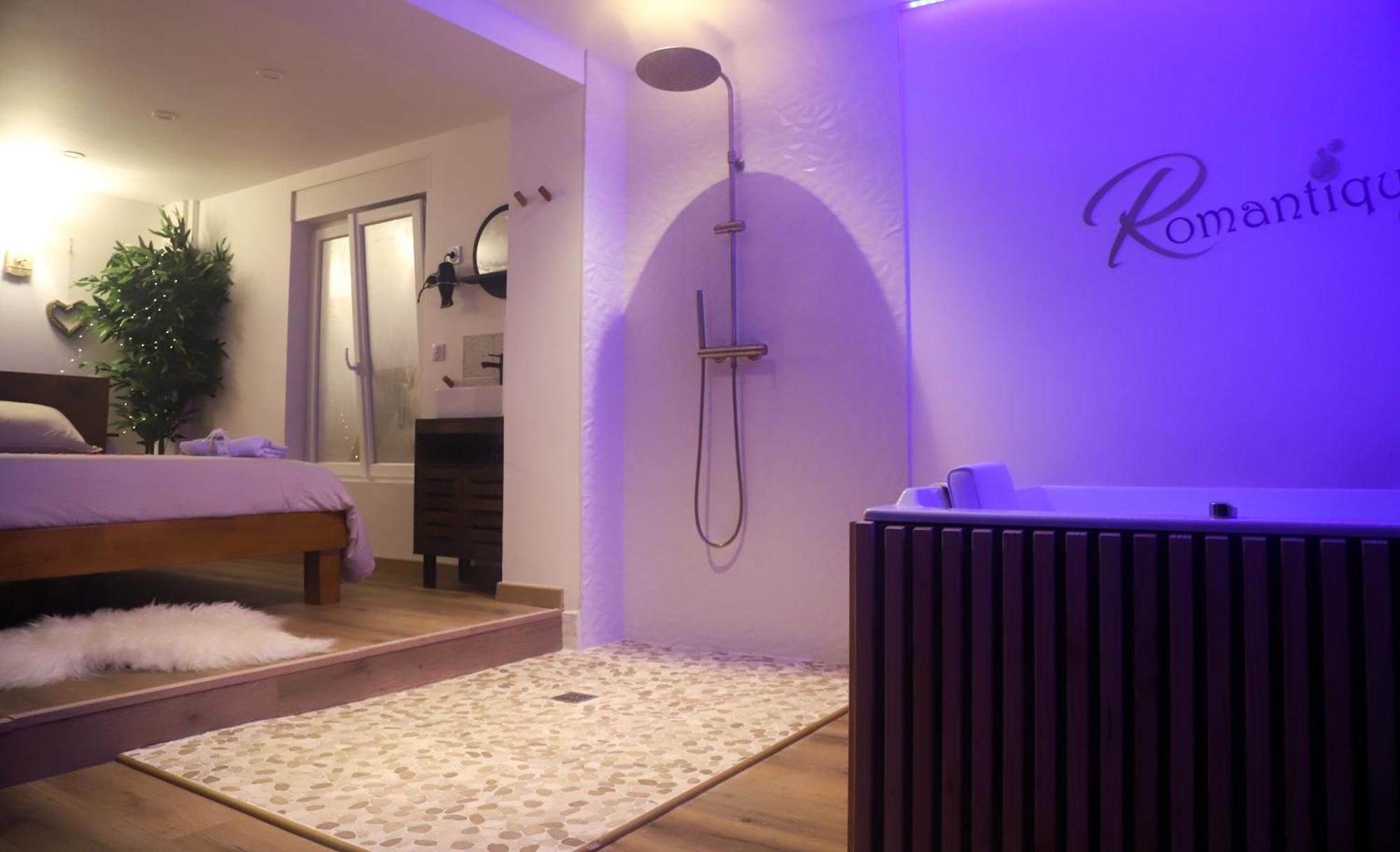 Love Room Unique - Sauna / Jacuzzi Charleville-Mezieres Luaran gambar